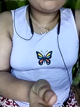 Snapshot of Khosi_Moni chatting on July 4, 9:54 pm Khosi Moni online show from July 4, 9:54 pm