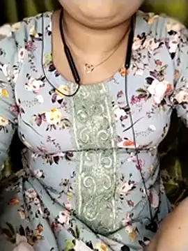 Snapshot of Khosi_Moni chatting on July 9, 12:09 pm Khosi Moni online show from July 9, 12:09 pm