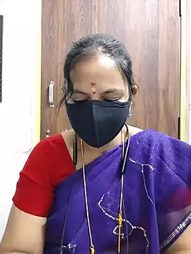 Snapshot of Tamil_white_beauty chatting on July 2, 6:30 am Tamil white beauty online show from July 2, 6:30 am