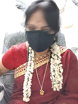 Snapshot of Tamil_white_beauty chatting on July 28, 7:39 pm Tamil white beauty online show from July 28, 7:39 pm