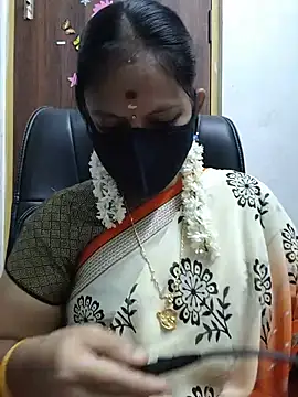 Snapshot of Tamil_white_beauty chatting on August 4, 5:26 pm Tamil white beauty online show from August 4, 5:26 pm