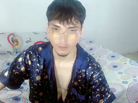 Snapshot of flaco23_latino chatting on June 13, 5:49 am flaco23 latino online show from June 13, 5:49 am