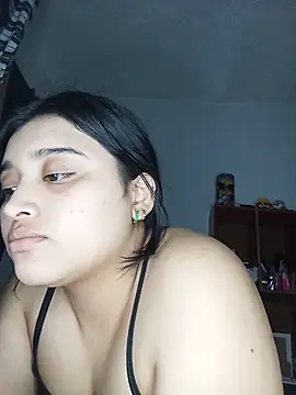 Snapshot of Salo_brattdoll chatting on June 22, 3:25 am Salo brattdoll online show from June 22, 3:25 am