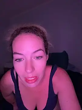 Snapshot of milfymorgan chatting on July 1, 1:40 am milfymorgan online show from July 1, 1:40 am