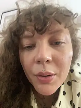 Snapshot of antonellastonnn chatting on June 13, 9:57 pm antonellastonnn online show from June 13, 9:57 pm