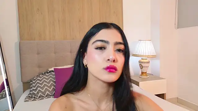 MaluCortes online show from June 25, 2:21 pm