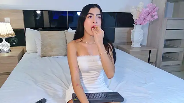 MaluCortes online show from July 24, 1:53 pm