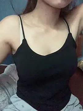 Snapshot of sexy_girll2k chatting on June 14, 2:35 am sexy girll2k online show from June 14, 2:35 am