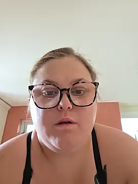 Snapshot of Ivy-Rose-xx chatting on July 19, 6:28 am Ivy-Rose-xx online show from July 19, 6:28 am