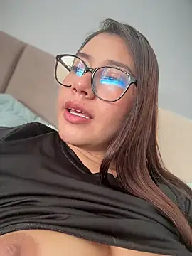 Snapshot of Saracalderon chatting on July 28, 2:35 pm Saracalderon online show from July 28, 2:35 pm