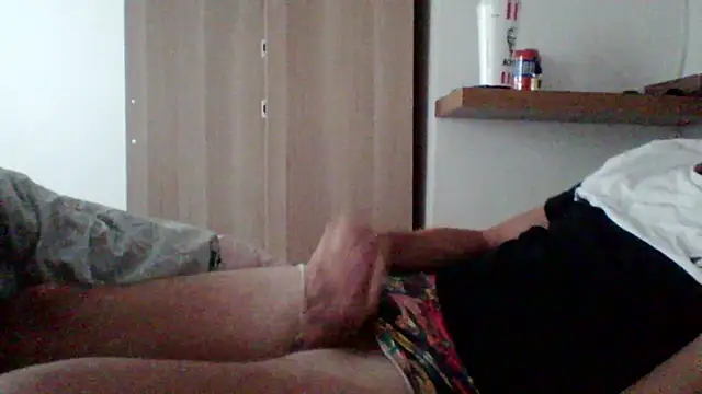 Snapshot of scottish_daddy chatting on July 27, 4:52 am scottish daddy online show from July 27, 4:52 am