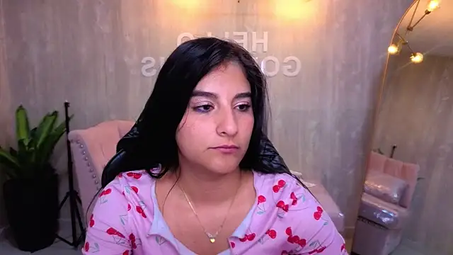 Snapshot of nyx_kitty_a chatting on June 18, 9:14 am nyx kitty a online show from June 18, 9:14 am