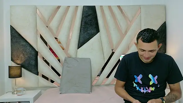 Snapshot of LunaySebastian chatting on July 10, 2:19 pm LunaySebastian online show from July 10, 2:19 pm