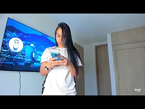 Snapshot of franshesca_000 chatting on August 4, 11:07 pm franshesca 000 online show from August 4, 11:07 pm