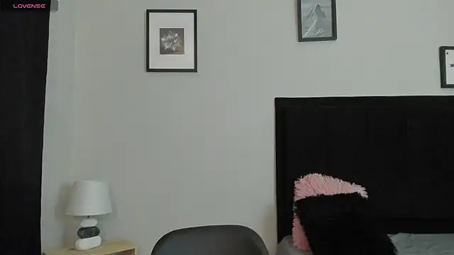 Snapshot of Sara_B chatting on July 12, 5:59 pm Sara B online show from July 12, 5:59 pm