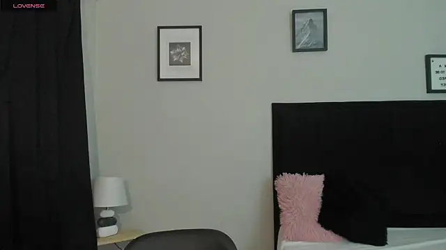 Snapshot of Sara_B chatting on July 17, 6:02 pm Sara B online show from July 17, 6:02 pm