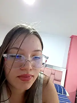 Snapshot of zoe_gm chatting on June 13, 11:57 pm zoe gm online show from June 13, 11:57 pm