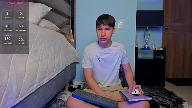 Snapshot of Angel__TheKing chatting on July 27, 11:12 pm Angel TheKing online show from July 27, 11:12 pm