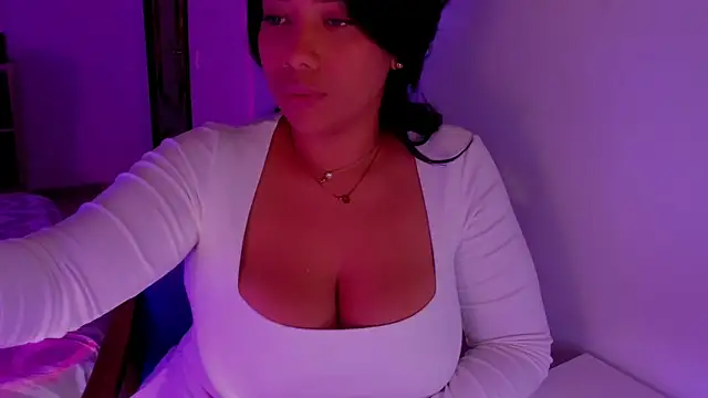 Snapshot of NicolePasqualott chatting on February 1, 10:08 pm NicolePasqualott online show from February 1, 10:08 pm