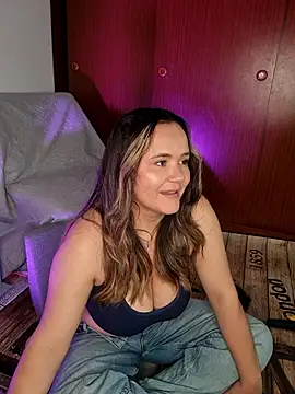 Snapshot of Mandy-moore28 chatting on June 19, 10:13 pm Mandy-moore28 online show from June 19, 10:13 pm