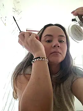 Snapshot of Mandy-moore28 chatting on July 10, 6:10 pm Mandy-moore28 online show from July 10, 6:10 pm