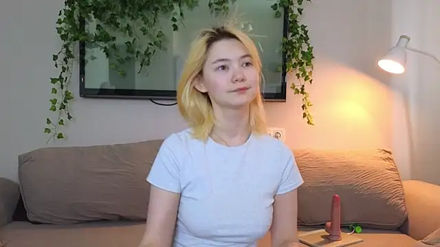 Emily Miu online show from July 13, 4:59 am