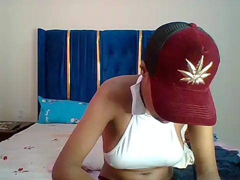 Snapshot of jay-ezike chatting on July 17, 8:32 am jay-ezike online show from July 17, 8:32 am