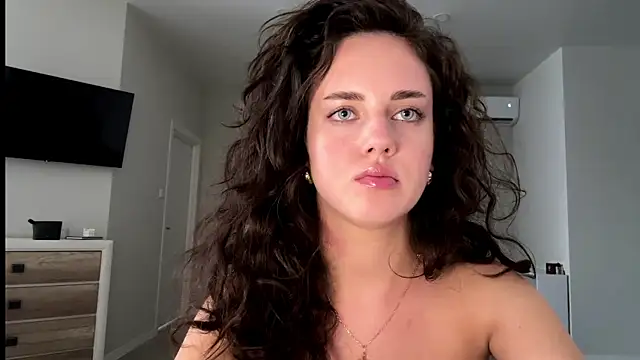 Snapshot of A_Milly chatting on July 18, 1:15 pm A Milly online show from July 18, 1:15 pm