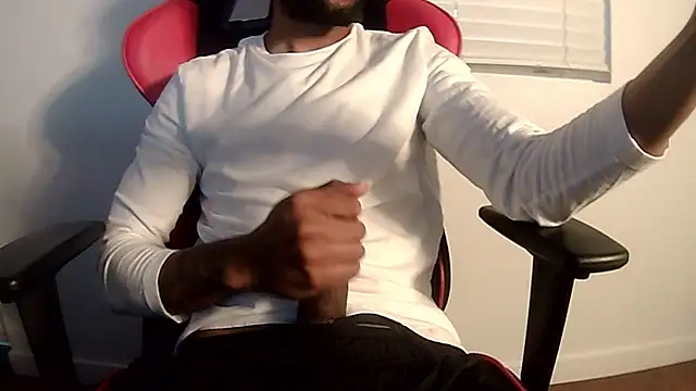 Snapshot of itssofuckingbig chatting on July 10, 3:11 am itssofuckingbig online show from July 10, 3:11 am