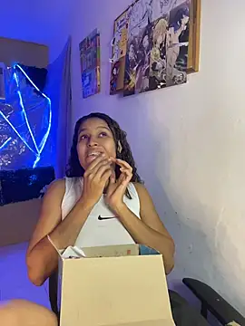 lunauzumaki online show from July 17, 1:01 am
