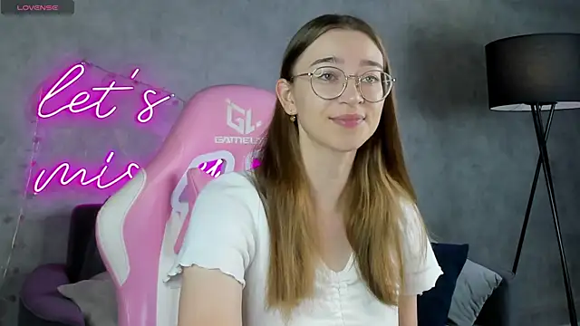 Snapshot of Lucy_Green chatting on July 2, 12:54 am Lucy Green online show from July 2, 12:54 am