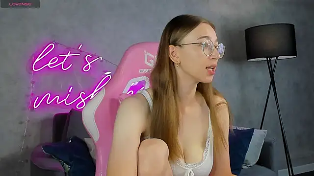 Snapshot of Lucy_Green chatting on July 3, 12:39 am Lucy Green online show from July 3, 12:39 am