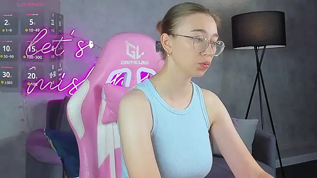 Snapshot of Lucy_Green chatting on July 5, 12:39 am Lucy Green online show from July 5, 12:39 am