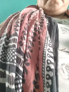 Snapshot of sexyzoya55 chatting on June 20, 5:32 am sexyzoya55 online show from June 20, 5:32 am