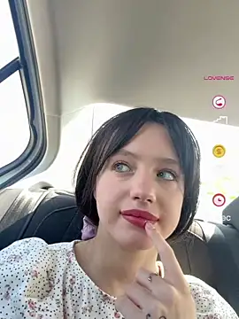 Snapshot of MiaZaya chatting on June 19, 5:01 am MiaZaya online show from June 19, 5:01 am