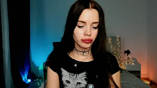 Little cuti1e online show from July 23, 10:13 am