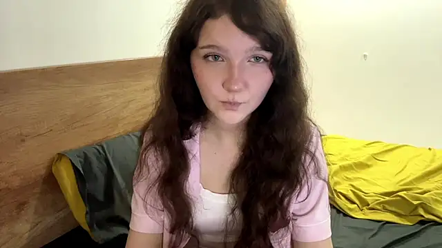 Snapshot of Ela_Wish chatting on July 11, 7:27 pm Ela Wish online show from July 11, 7:27 pm