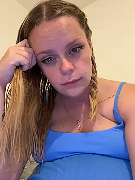 Snapshot of Kell1016- chatting on July 16, 9:43 pm Kell1016- online show from July 16, 9:43 pm