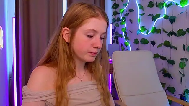 Snapshot of dan1ella_sun chatting on June 18, 1:37 pm dan1ella sun online show from June 18, 1:37 pm