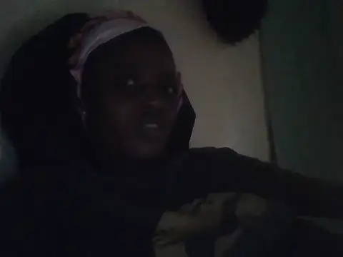 Snapshot of Prettybunnyy chatting on July 31, 2:05 pm Prettybunnyy online show from July 31, 2:05 pm