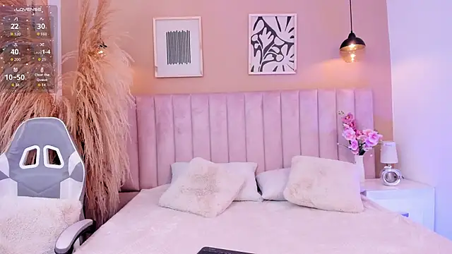 Miaa Harper  online show from July 6, 8:00 pm
