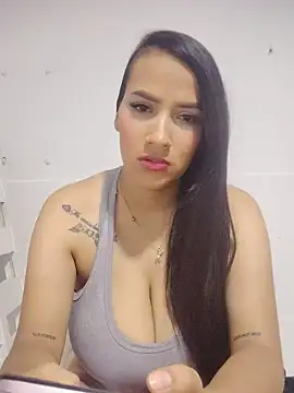 Snapshot of sofia_milky chatting on July 16, 5:19 pm sofia milky online show from July 16, 5:19 pm