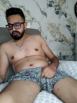 freakkydessi online show from July 31, 7:30 am
