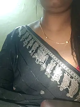 Snapshot of prethutamil chatting on August 4, 4:09 pm prethutamil online show from August 4, 4:09 pm