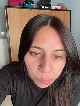 Snapshot of Morena_hot2 chatting on June 16, 5:04 pm Morena hot2 online show from June 16, 5:04 pm