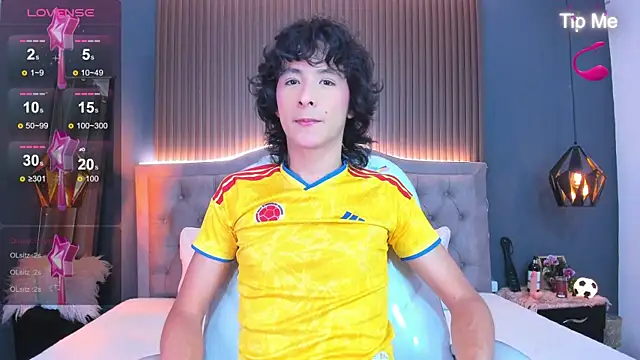 finn-04 online show from August 4, 6:54 pm
