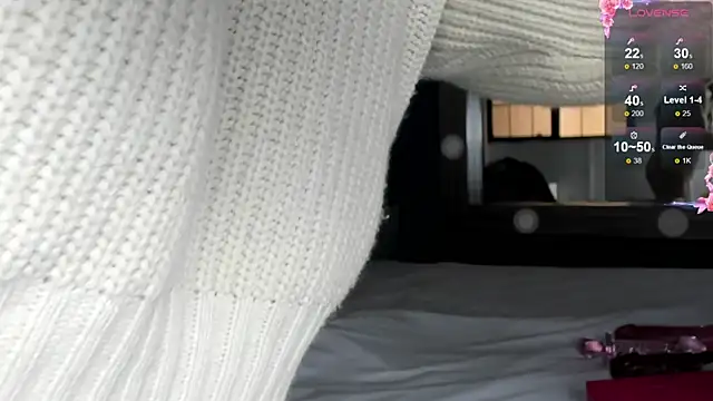 Snapshot of sharlottedoll chatting on July 26, 12:12 pm sharlottedoll online show from July 26, 12:12 pm
