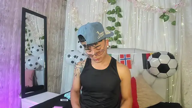 your kitty boy online show from June 24, 8:30 pm