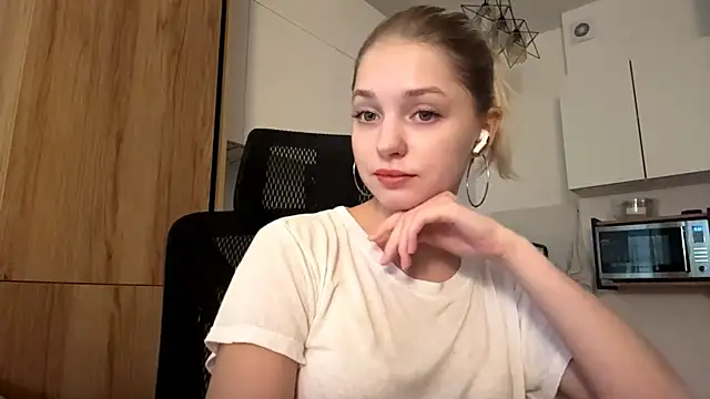 EveryoneEve online show from July 22, 8:50 am
