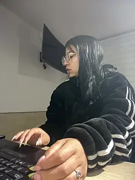 Snapshot of GabyLopez_Pink chatting on July 31, 3:17 am GabyLopez Pink online show from July 31, 3:17 am